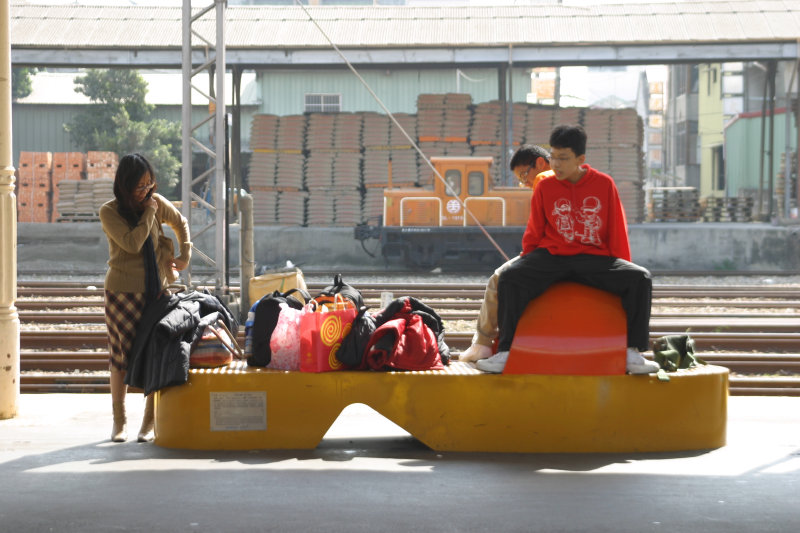 台灣鐵路旅遊攝影台中火車站月台景物篇公共藝術-林維訓-鐵道星情攝影照片24