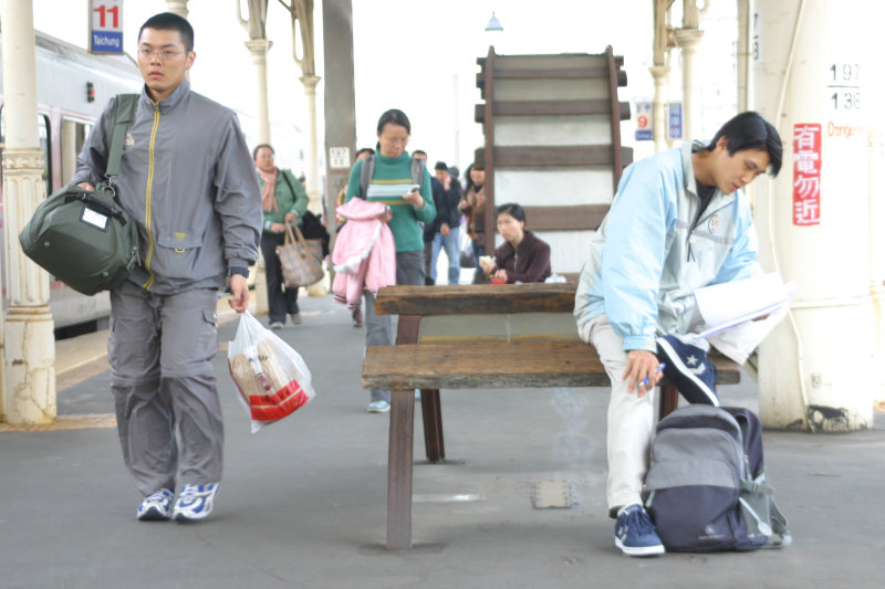 台灣鐵路旅遊攝影台中火車站月台景物篇公共藝術-林維訓-鐵道星情攝影照片26