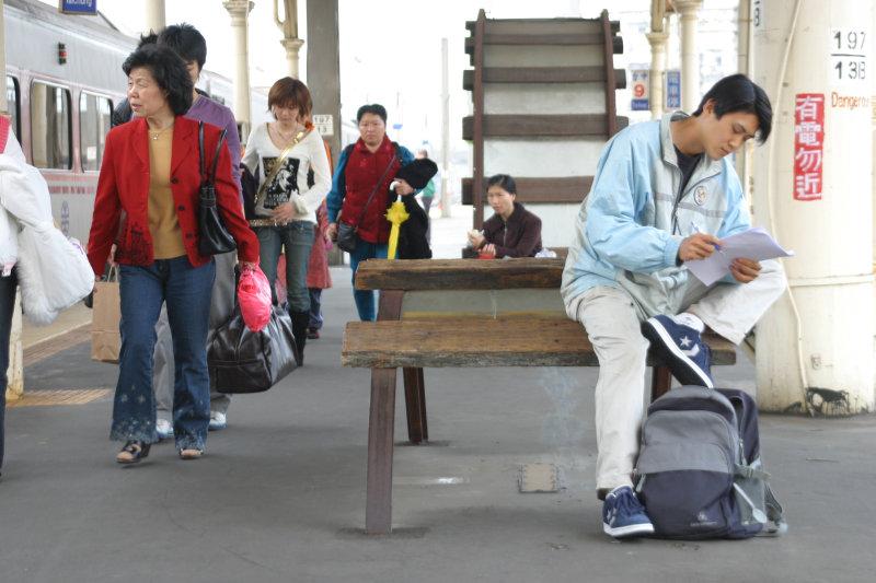 台灣鐵路旅遊攝影台中火車站月台景物篇公共藝術-林維訓-鐵道星情攝影照片27