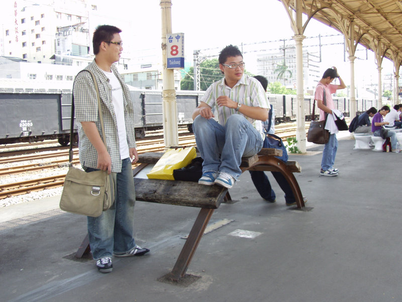 台灣鐵路旅遊攝影台中火車站月台景物篇公共藝術-林維訓-鐵道星情攝影照片49