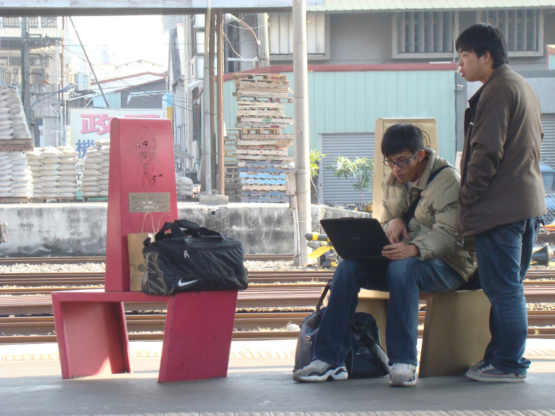 台灣鐵路旅遊攝影台中火車站月台景物篇公共藝術-邱建銘-雕刻時光-II區攝影照片163