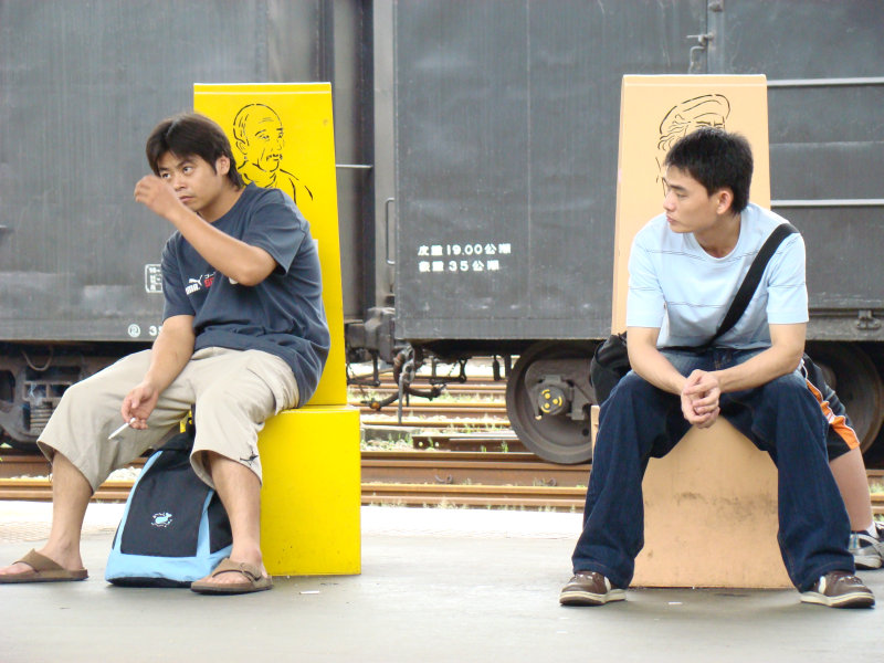 台灣鐵路旅遊攝影台中火車站月台景物篇公共藝術-邱建銘-雕刻時光攝影照片18