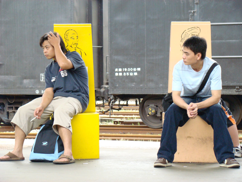 台灣鐵路旅遊攝影台中火車站月台景物篇公共藝術-邱建銘-雕刻時光攝影照片19