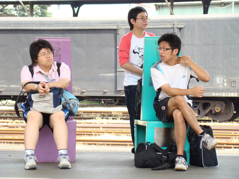 台灣鐵路旅遊攝影台中火車站月台景物篇公共藝術-邱建銘-雕刻時光攝影照片35