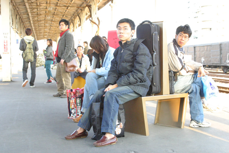 台灣鐵路旅遊攝影台中火車站月台景物篇公共藝術-邱建銘-雕刻時光攝影照片359