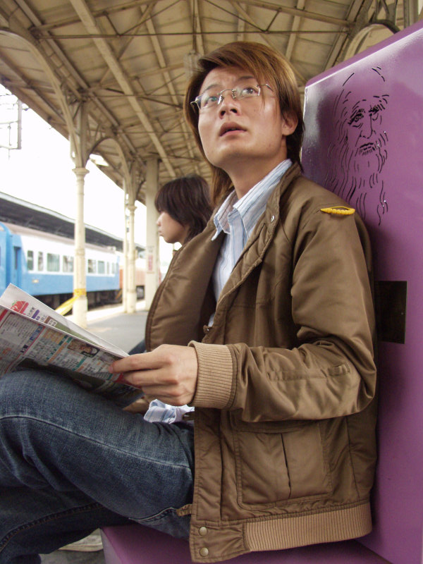 台灣鐵路旅遊攝影台中火車站月台景物篇公共藝術-邱建銘-雕刻時光攝影照片664