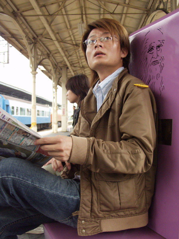 台灣鐵路旅遊攝影台中火車站月台景物篇公共藝術-邱建銘-雕刻時光攝影照片665