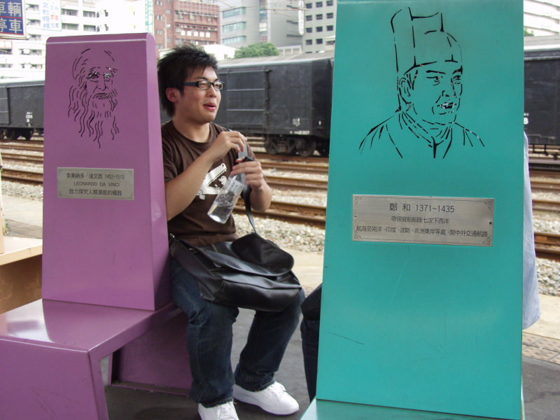 台灣鐵路旅遊攝影台中火車站月台景物篇公共藝術-邱建銘-雕刻時光攝影照片759