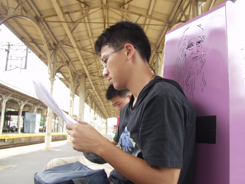 台灣鐵路旅遊攝影台中火車站月台景物篇公共藝術-邱建銘-雕刻時光攝影照片823