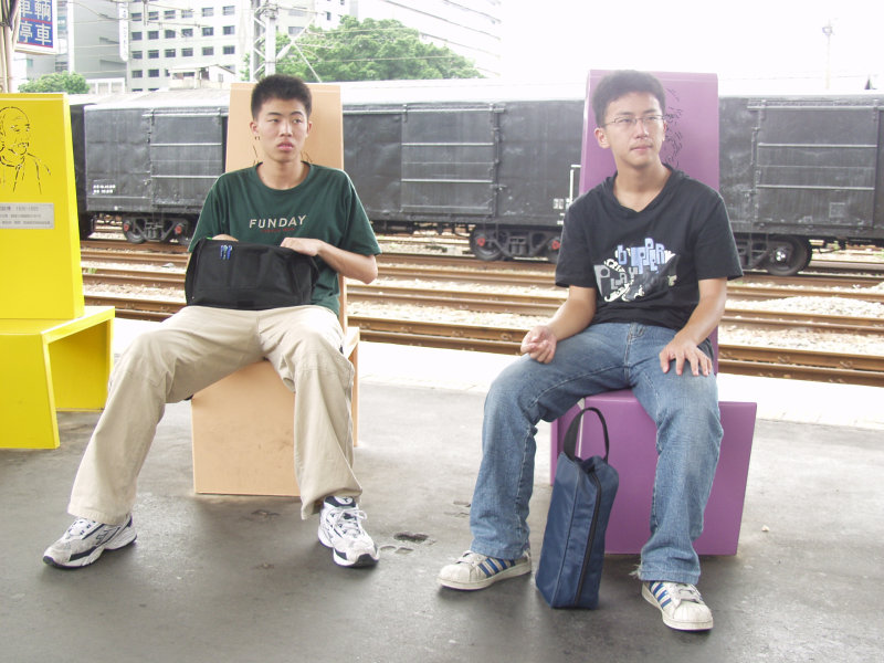 台灣鐵路旅遊攝影台中火車站月台景物篇公共藝術-邱建銘-雕刻時光攝影照片825