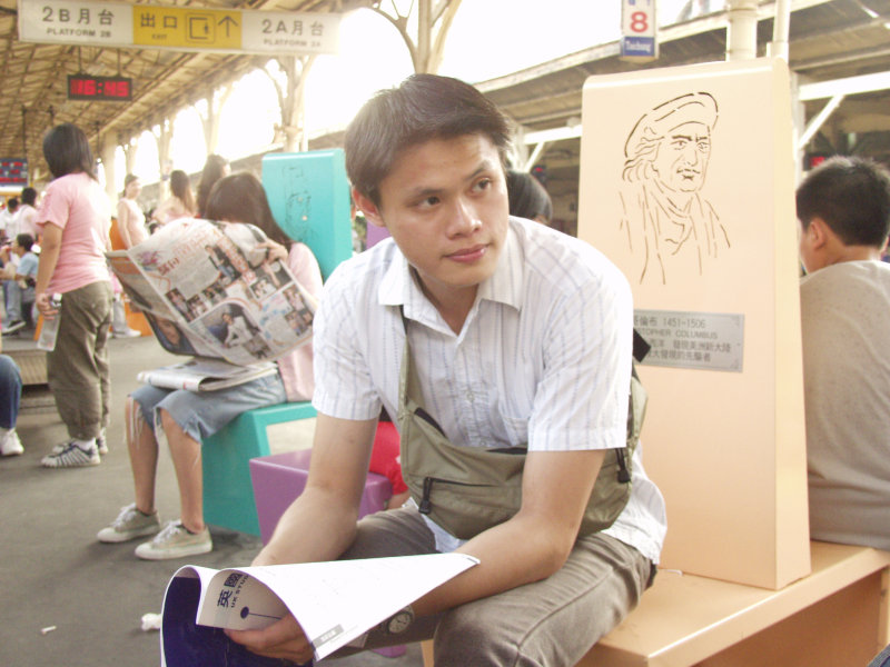 台灣鐵路旅遊攝影台中火車站月台景物篇公共藝術-邱建銘-雕刻時光攝影照片862