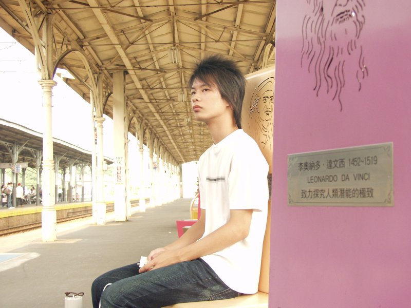 台灣鐵路旅遊攝影台中火車站月台景物篇公共藝術-邱建銘-雕刻時光攝影照片899