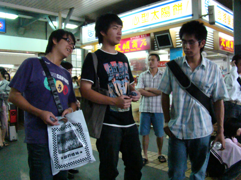 台灣鐵路旅遊攝影台中火車站月台景物篇販賣部攝影照片1