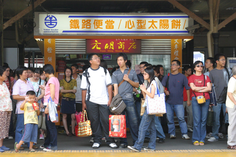 台灣鐵路旅遊攝影台中火車站月台景物篇販賣部攝影照片2