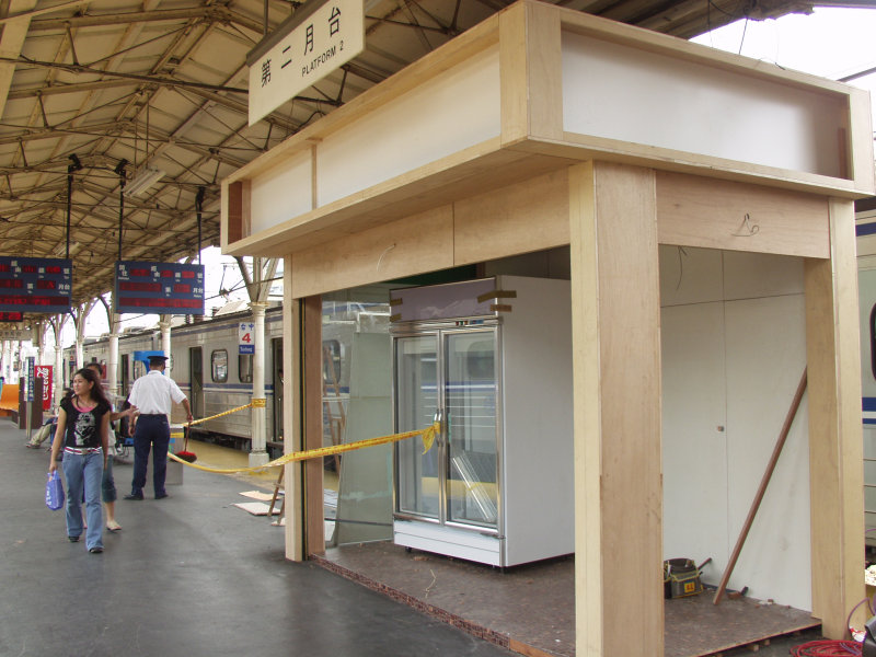 台灣鐵路旅遊攝影台中火車站月台景物篇販賣部攝影照片7