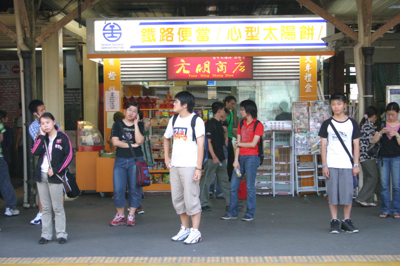 台灣鐵路旅遊攝影台中火車站月台景物篇販賣部攝影照片18