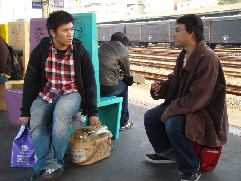 台灣鐵路旅遊攝影台中火車站月台景物篇雕刻時光2009-02-01攝影照片2