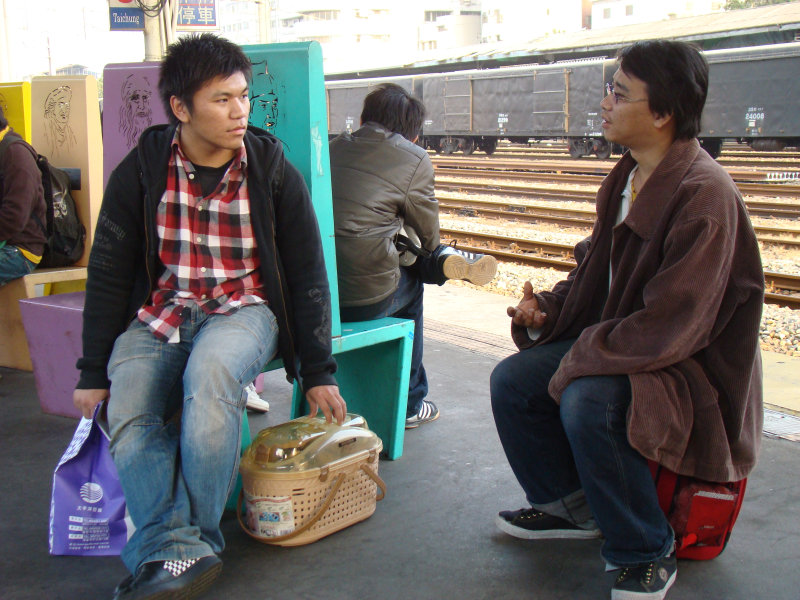 台灣鐵路旅遊攝影台中火車站月台景物篇雕刻時光2009-02-01攝影照片3