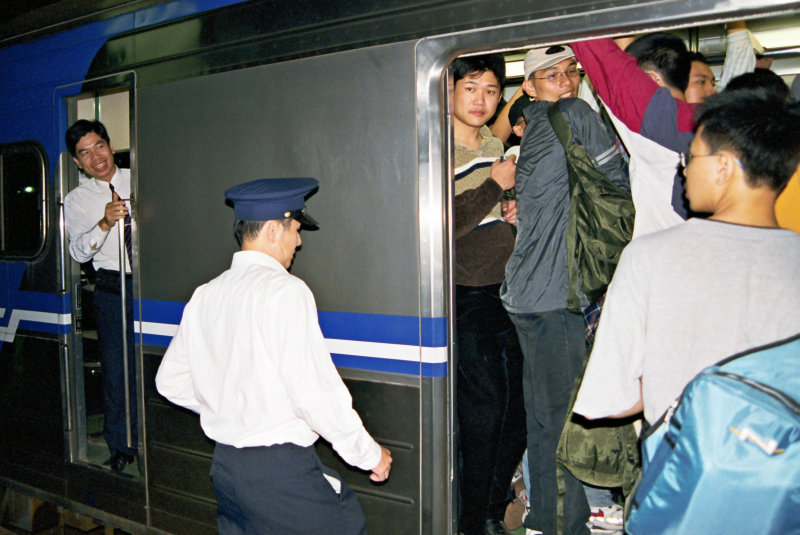 台灣鐵路旅遊攝影山線鐵路台中縣王田成功火車站成功嶺放假攝影照片22