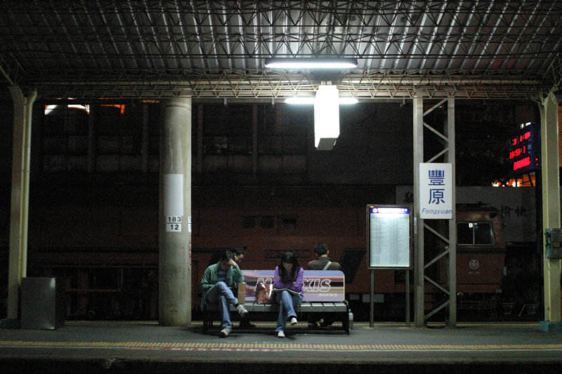 台灣鐵路旅遊攝影山線鐵路豐原火車站2004攝影照片14