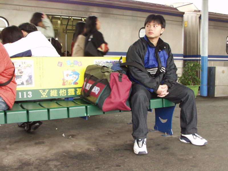 台灣鐵路旅遊攝影彰化火車站月台旅客2003年攝影照片40