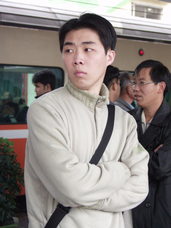 台灣鐵路旅遊攝影彰化火車站月台旅客2003年攝影照片48