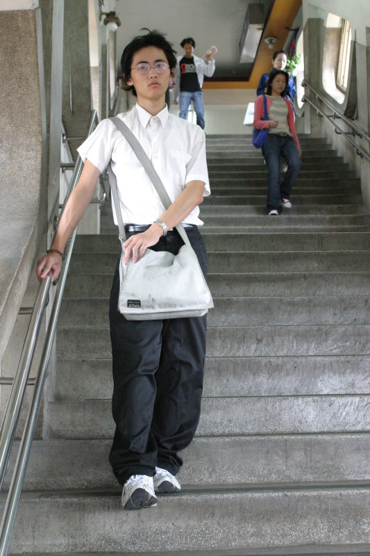 台灣鐵路旅遊攝影彰化火車站月台旅客2004年攝影照片13