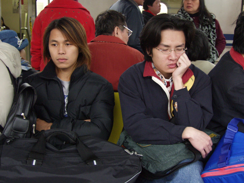 台灣鐵路旅遊攝影彰化火車站月台旅客2004年攝影照片43