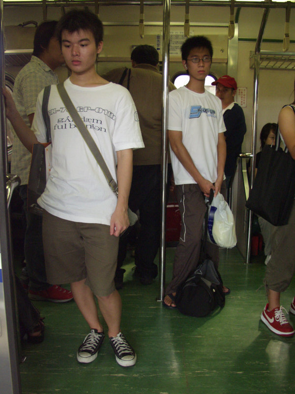 台灣鐵路旅遊攝影彰化火車站月台旅客2004年攝影照片112
