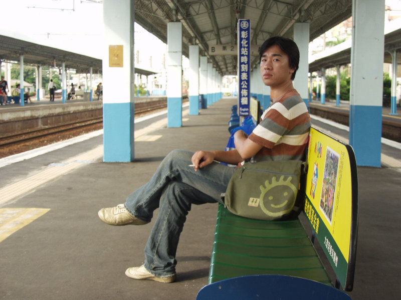 台灣鐵路旅遊攝影彰化火車站月台旅客2004年攝影照片115