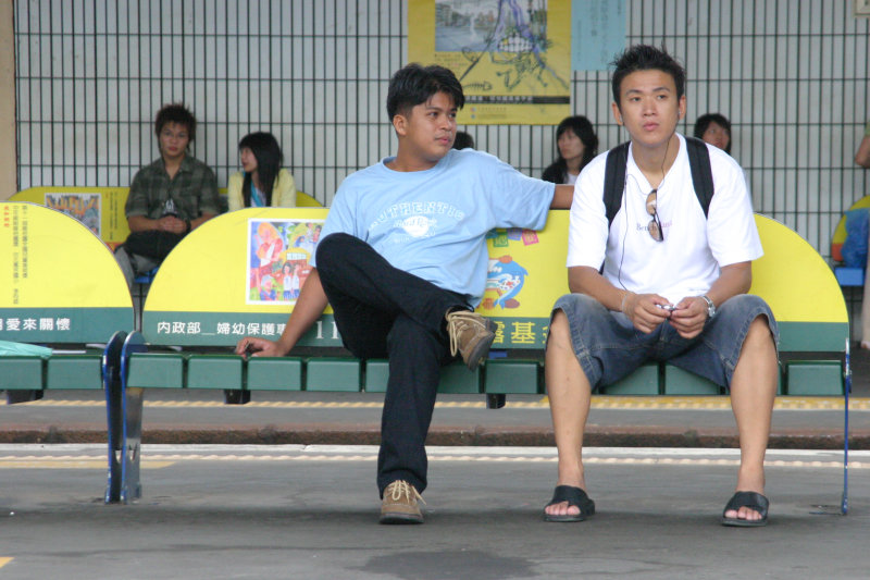 台灣鐵路旅遊攝影彰化火車站月台旅客2005年攝影照片8