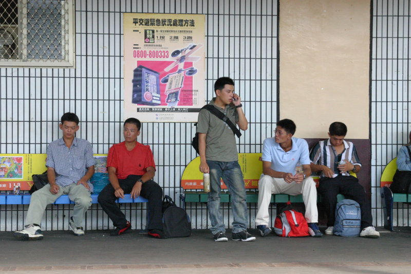 台灣鐵路旅遊攝影彰化火車站月台旅客2005年攝影照片24