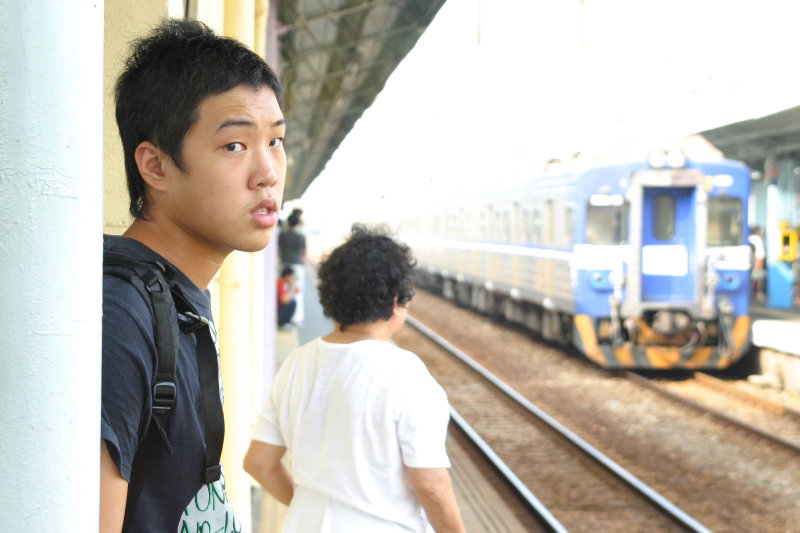 台灣鐵路旅遊攝影彰化火車站月台旅客2005年攝影照片34