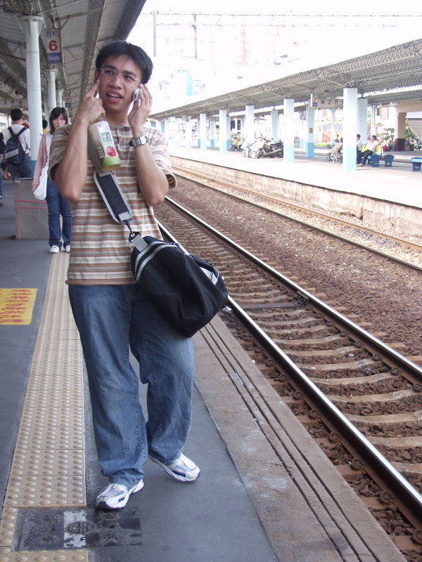 台灣鐵路旅遊攝影彰化火車站月台旅客2005年攝影照片52
