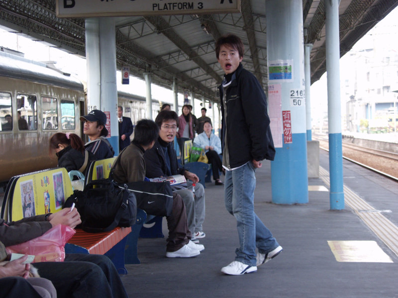 台灣鐵路旅遊攝影彰化火車站月台旅客2006年攝影照片3