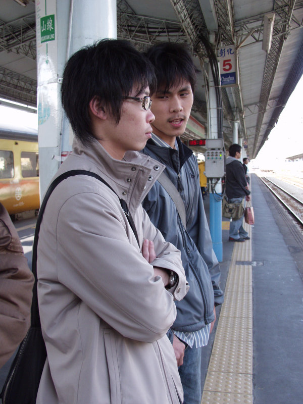 台灣鐵路旅遊攝影彰化火車站月台旅客2006年攝影照片12