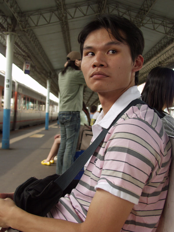 台灣鐵路旅遊攝影彰化火車站月台旅客2006年攝影照片36