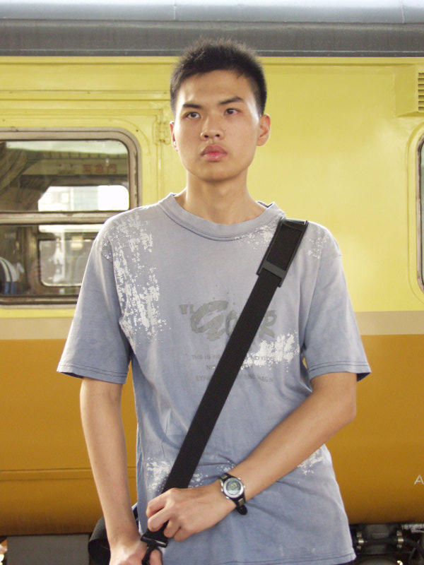 台灣鐵路旅遊攝影彰化火車站月台旅客2006年攝影照片43