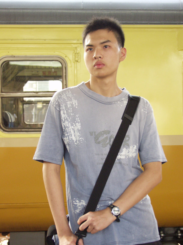台灣鐵路旅遊攝影彰化火車站月台旅客2006年攝影照片44