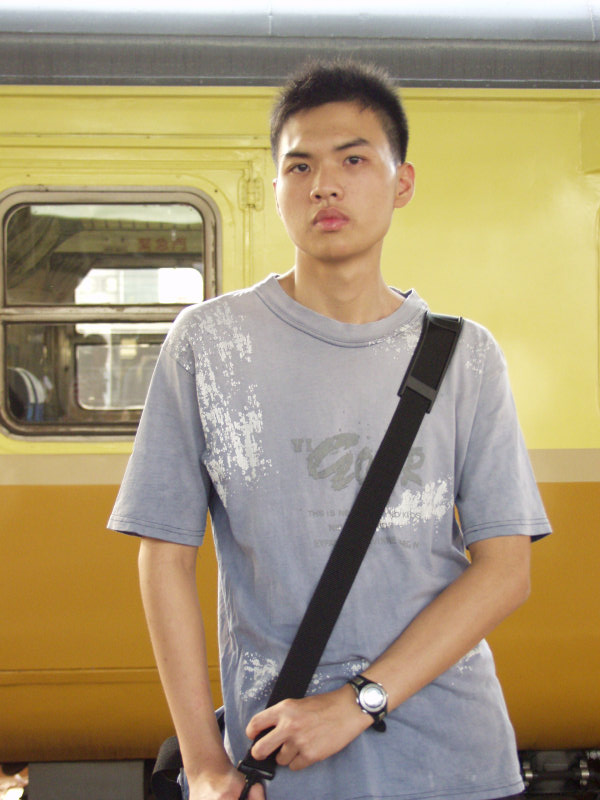 台灣鐵路旅遊攝影彰化火車站月台旅客2006年攝影照片45