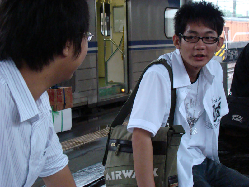 台灣鐵路旅遊攝影彰化火車站月台旅客2007年攝影照片20
