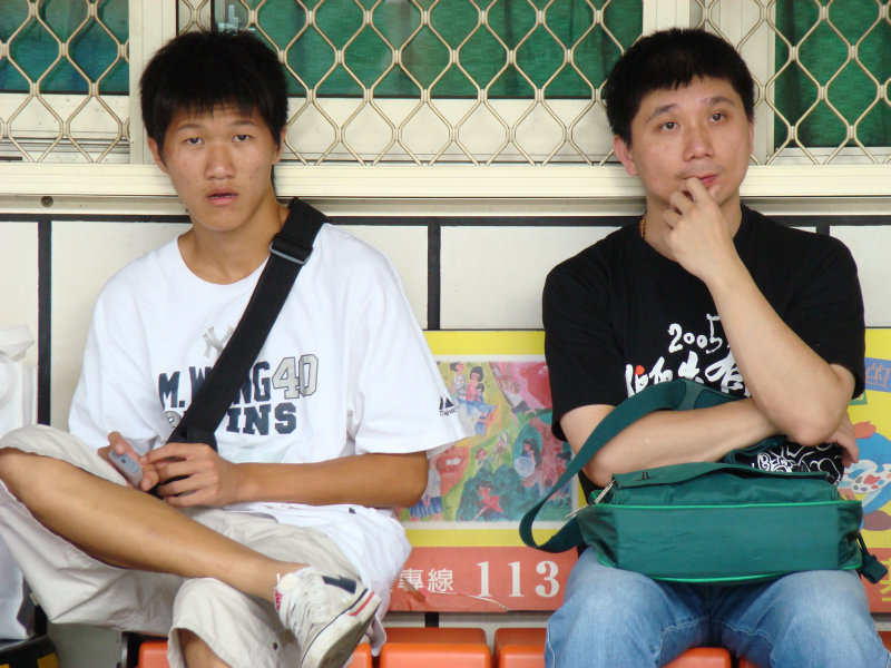 台灣鐵路旅遊攝影彰化火車站月台旅客2007年攝影照片42