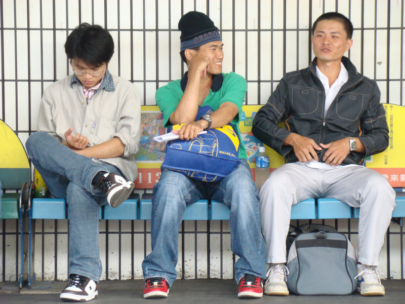 台灣鐵路旅遊攝影彰化火車站月台旅客2007年攝影照片95
