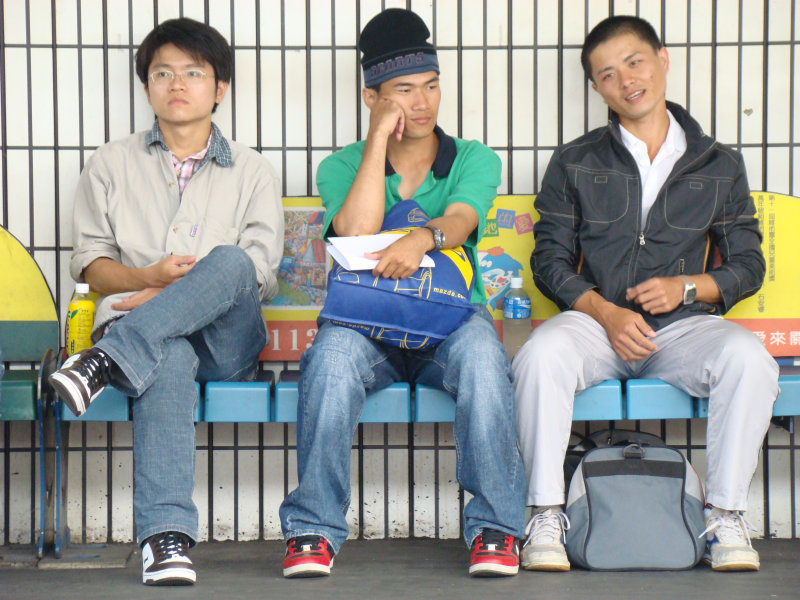 台灣鐵路旅遊攝影彰化火車站月台旅客2007年攝影照片96
