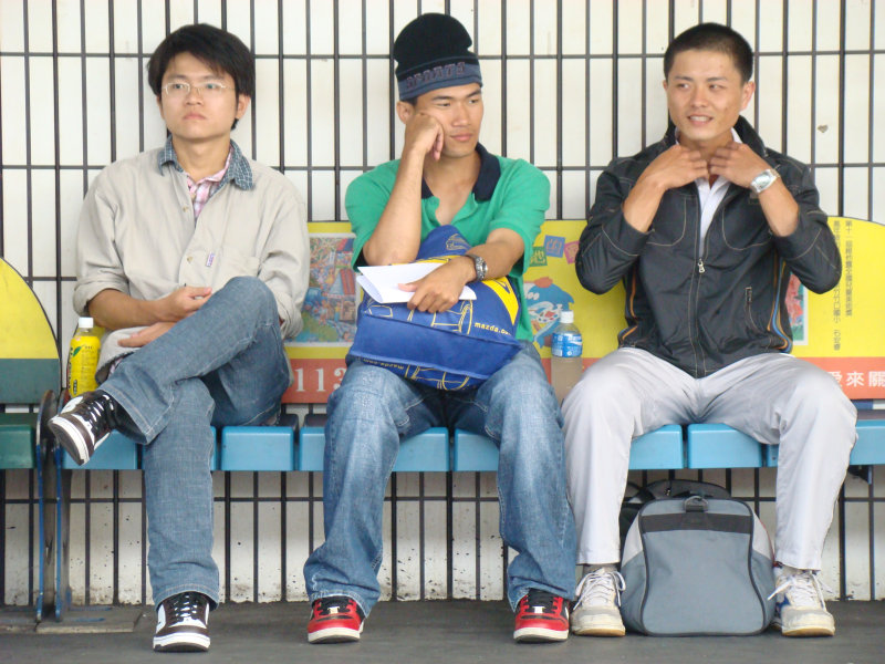 台灣鐵路旅遊攝影彰化火車站月台旅客2007年攝影照片97