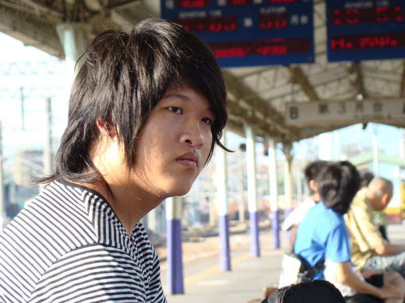 台灣鐵路旅遊攝影彰化火車站月台旅客2008年攝影照片41