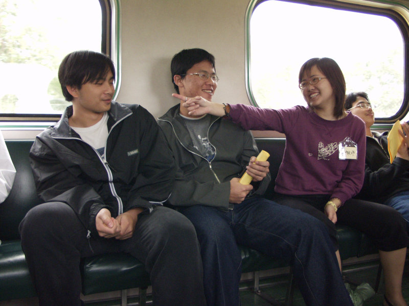 台灣鐵路旅遊攝影電車-區間車交談的旅客2002攝影照片20