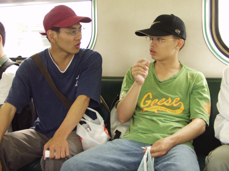 台灣鐵路旅遊攝影電車-區間車交談的旅客2002攝影照片41