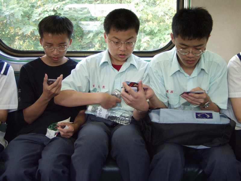 台灣鐵路旅遊攝影電車-區間車交談的旅客2002攝影照片61