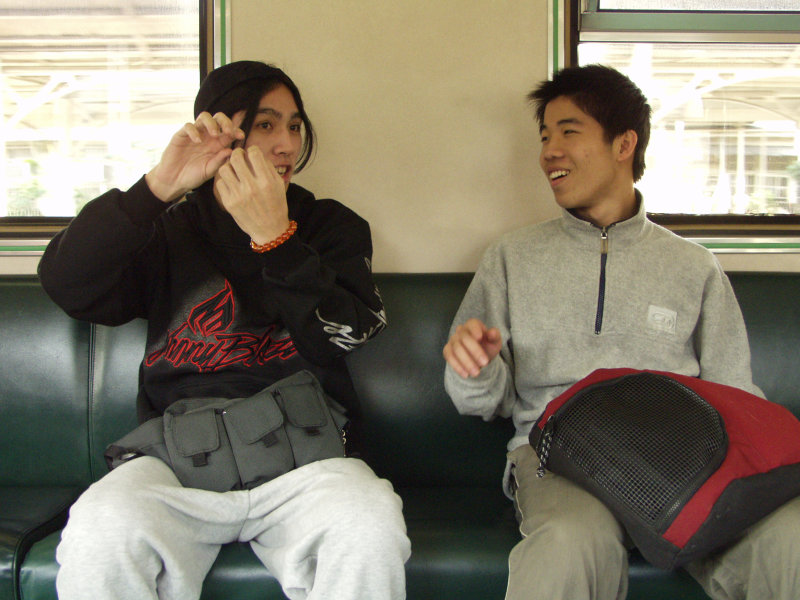 台灣鐵路旅遊攝影電車-區間車交談的旅客2002攝影照片110